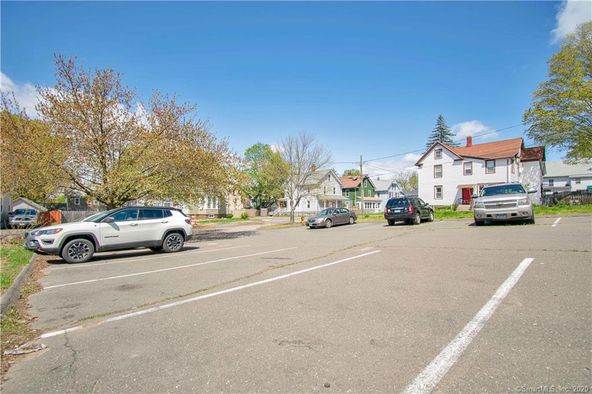 112 Spring St, Enfield, CT 06082